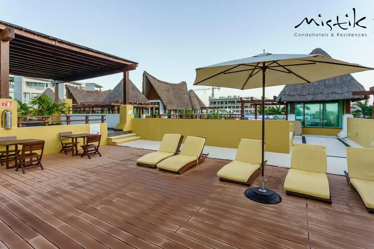 Pueblito Escondido by Mistik Vacation Rentals Playa del Carmen Apartahotel