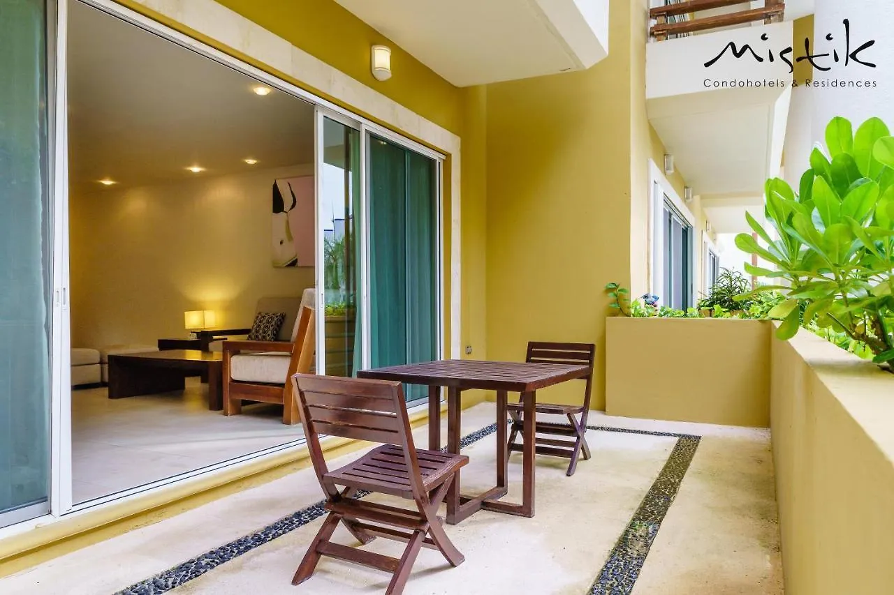 Pueblito Escondido by Mistik Vacation Rentals Playa del Carmen Apartahotel