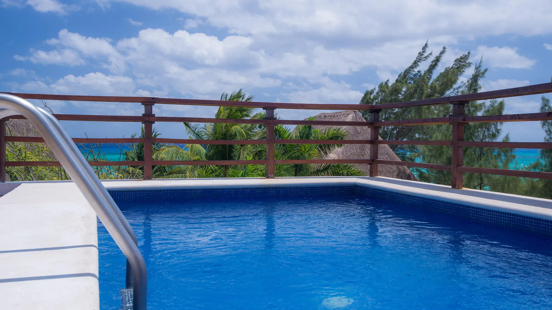 Pueblito Escondido by Mistik Vacation Rentals Playa del Carmen